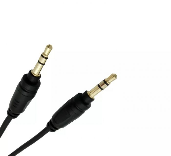 3.5mm Aux audio cable male-to-male earphone extension cable.